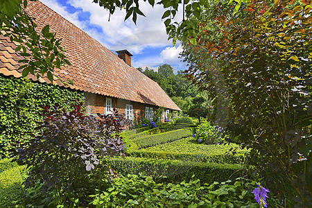 Rohdes Heuerhaus mit Bauerngarten