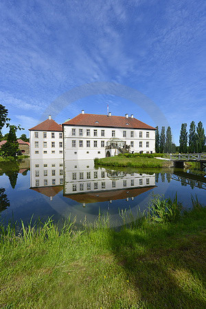 Schloss Hünnefeld mit Schlosspark