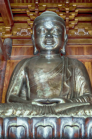 Silberner Buddha