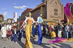 Stelzenläuferinnen