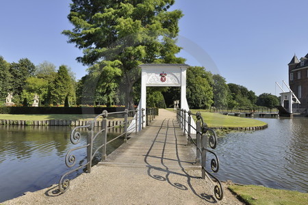 Brücke im Park