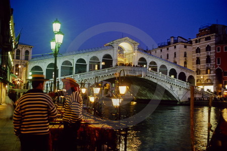 Rialto am Abend