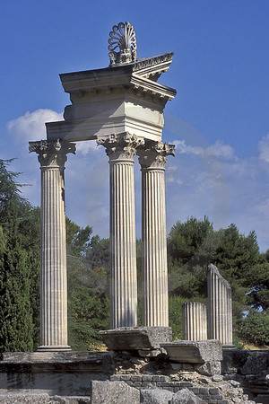 Zwillingstempel Glanum
