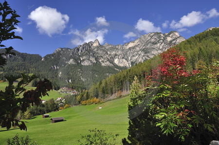 Weisslahnbad mit Hammerwand