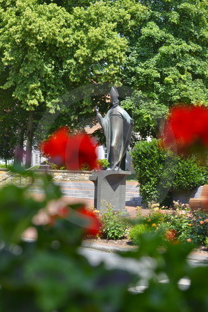Skulptur von Bischof Benno II.