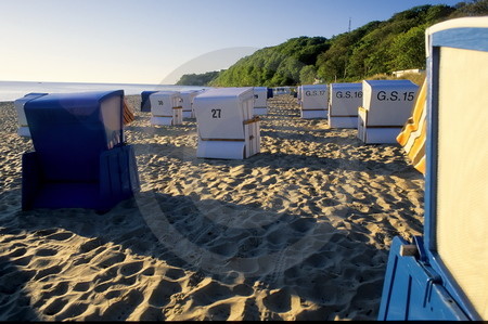 Sandstrand mit Strandkörben