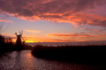 Zwillingsmühlen Greetsiel im Morgenrot