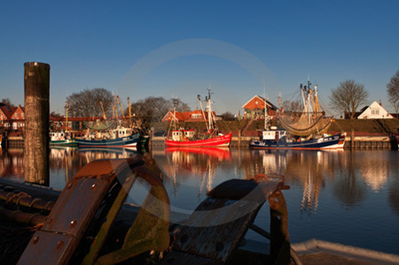 Fischkutter im Hafen Greetsiel