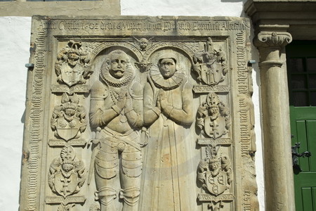Alte Grabplatte