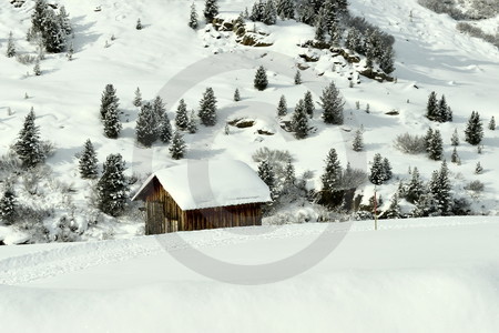 Winterlandschaft mit Heustadl