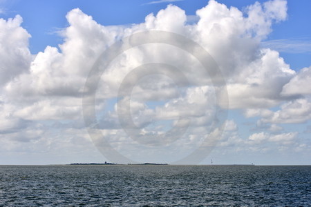 Insel Neuwerk mit Wolkenhimmel