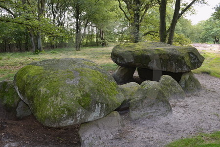 Wappengrab (16c) in Gross Berssen