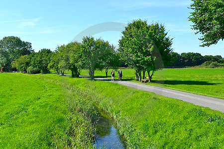 Radwanderer an der Bifurkation in Melle-Gesmold