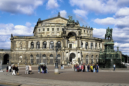 Theaterplatz mit Semperoper