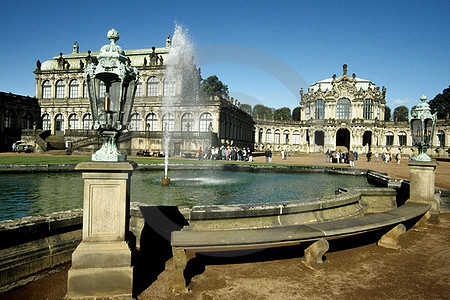 Dresdner Zwinger mit Wallpavillon