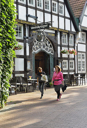 Weinkrüger im Heger-Tor-Viertel